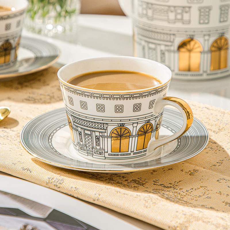 Coffee Equipment Set - สถาปัตยกรรมถ้วยและจานรองแก้วกาแฟยุโรปหรูหราภาษาฝรั่งเศสคําทองทาสีชายามบ่ายจานขนมหวานห้องครัว